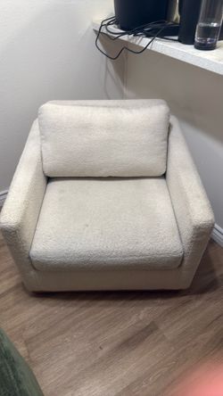 Set of 2 Cream Bouclé Swivel Accent Chairs