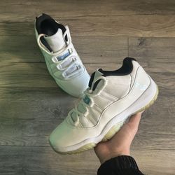 Jordan 11 Legend Blue Size 9 No Box Used $100