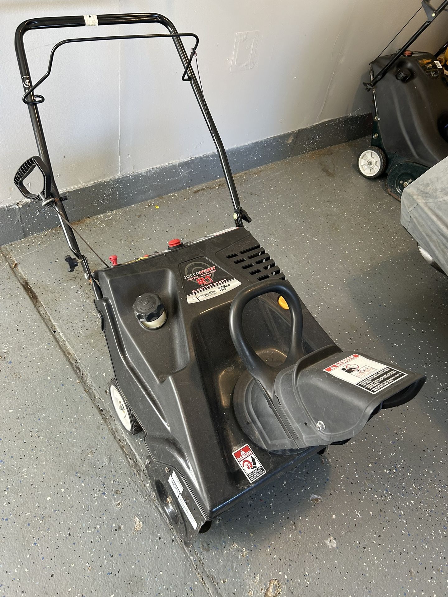 MTD Pro 4 Stroke Snowblower W/ Electric Start