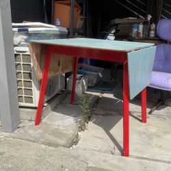FREE TABLE