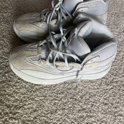 Sneakers For Sell 