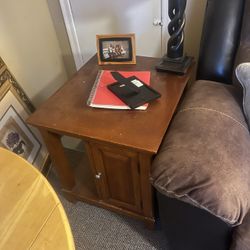Side Table / Nightstand 