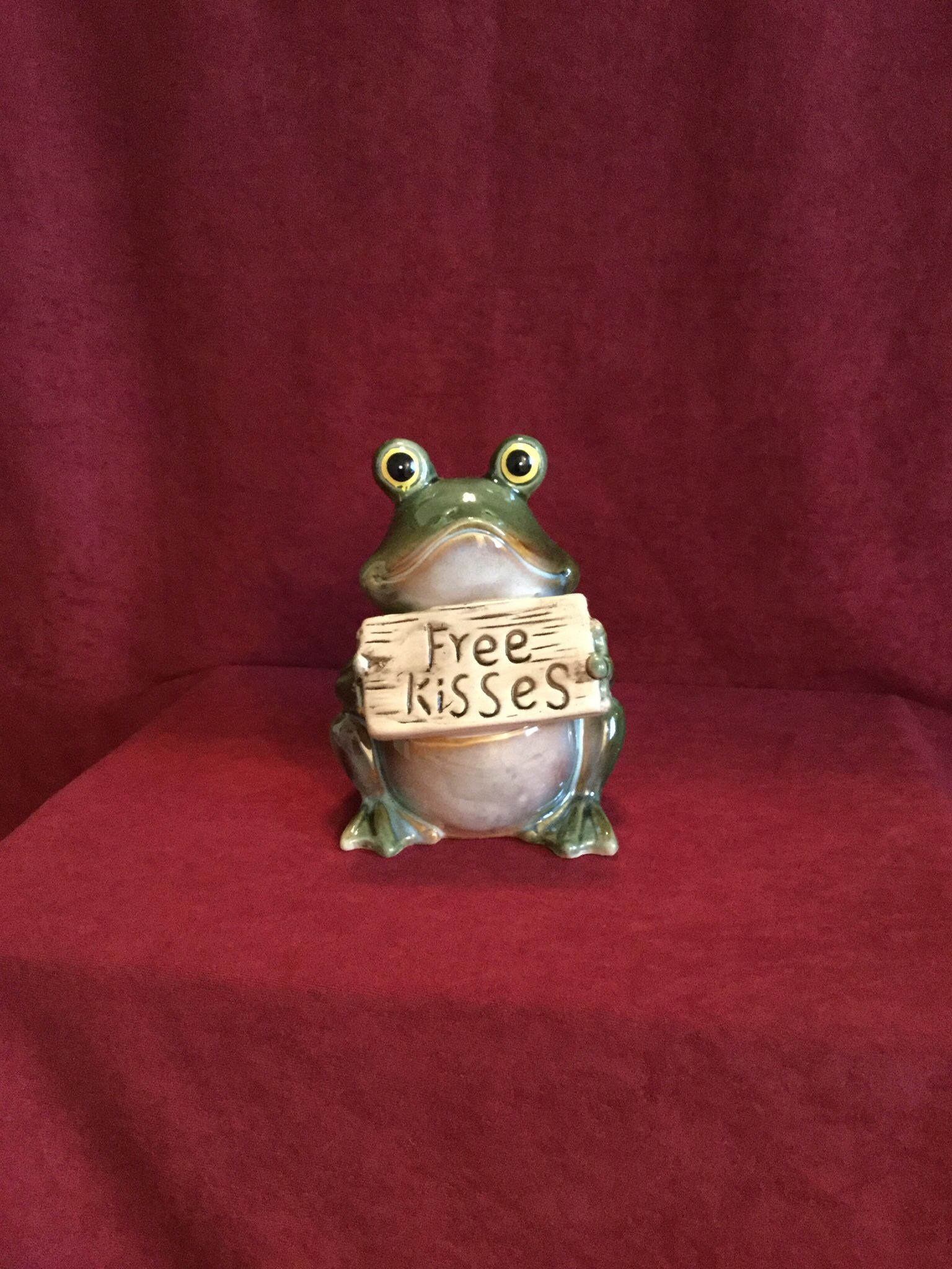 Free Kisses Frog