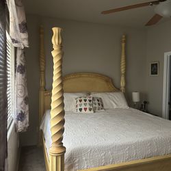 King Four Poster Bed With Mattress And Box Spring