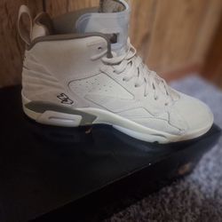 Women's Mens jordans sz 9