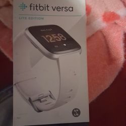 🕒 Fitbit Versa Lite Edition – Brand New