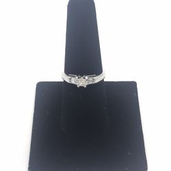 New 10k Solid White Gold Diamond Ring 