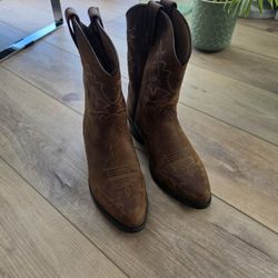 Used ARIAT WESTERN BOOT size 3