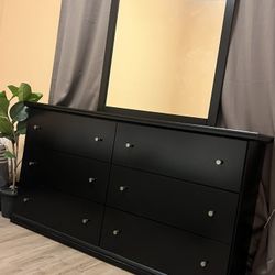 Ashley’s Furniture Dresser With Mirror 