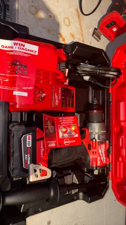 Milwaukee hammer/ drill