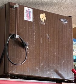 Mini fridge