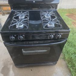 Make offer need gone by Saturday! 
GE Black Gas Range Oven and Refrigerator