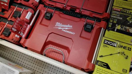 MILWAUKEE PACKOUT ROLLING TOOL BOX