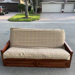 Pull out Couch/Bed