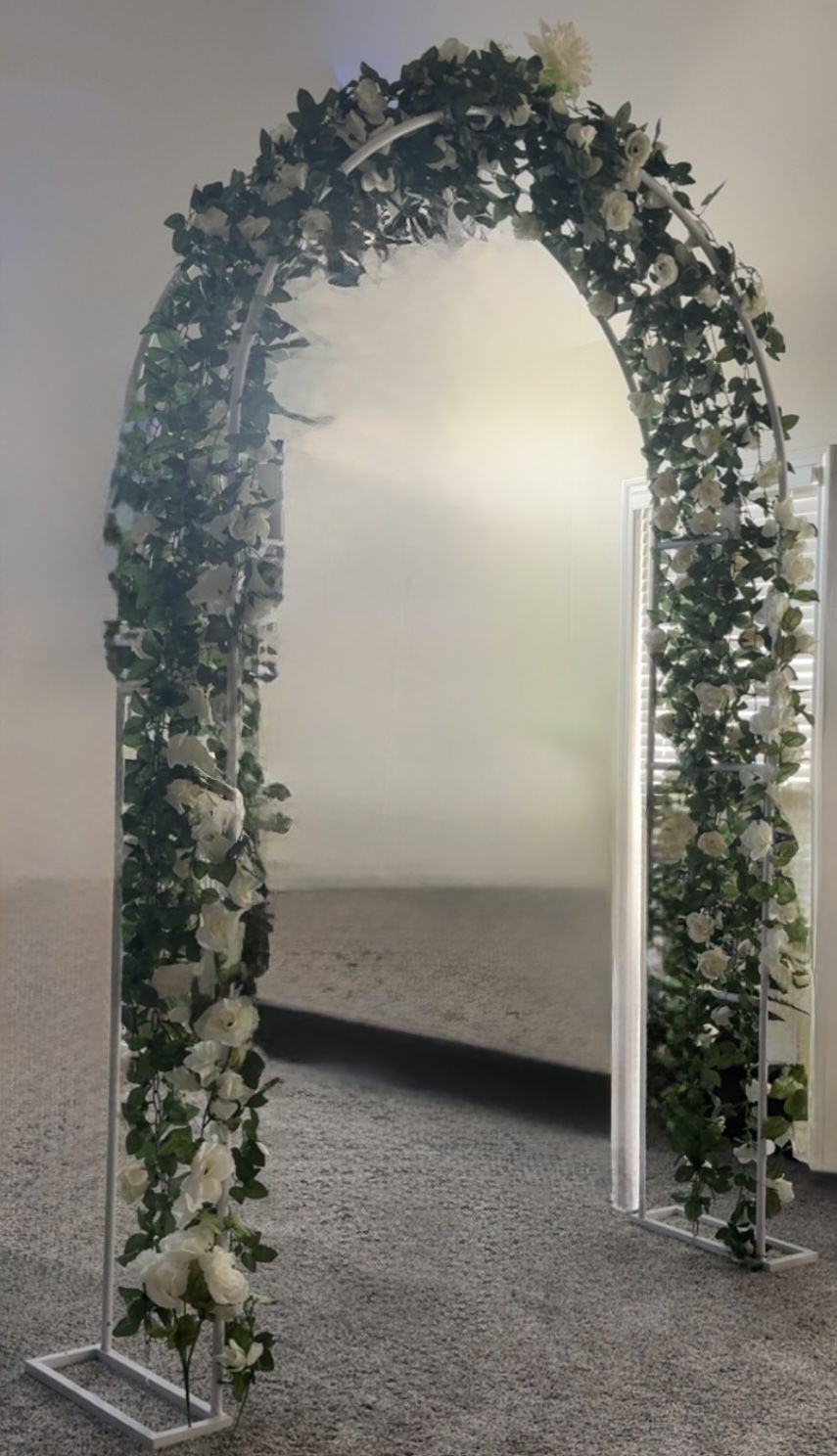 Elegant Wedding Arch with White Floral Garland