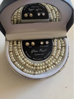 5 piece earing and necklace set