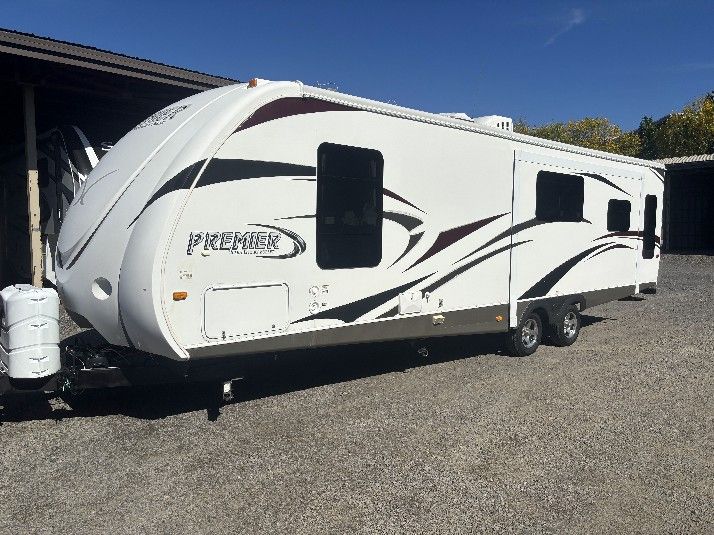 2011 KEYSTONE BULLET 32FT