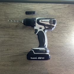 Makita 18V LXT 1/2" Drill Driver with battery and drill bit