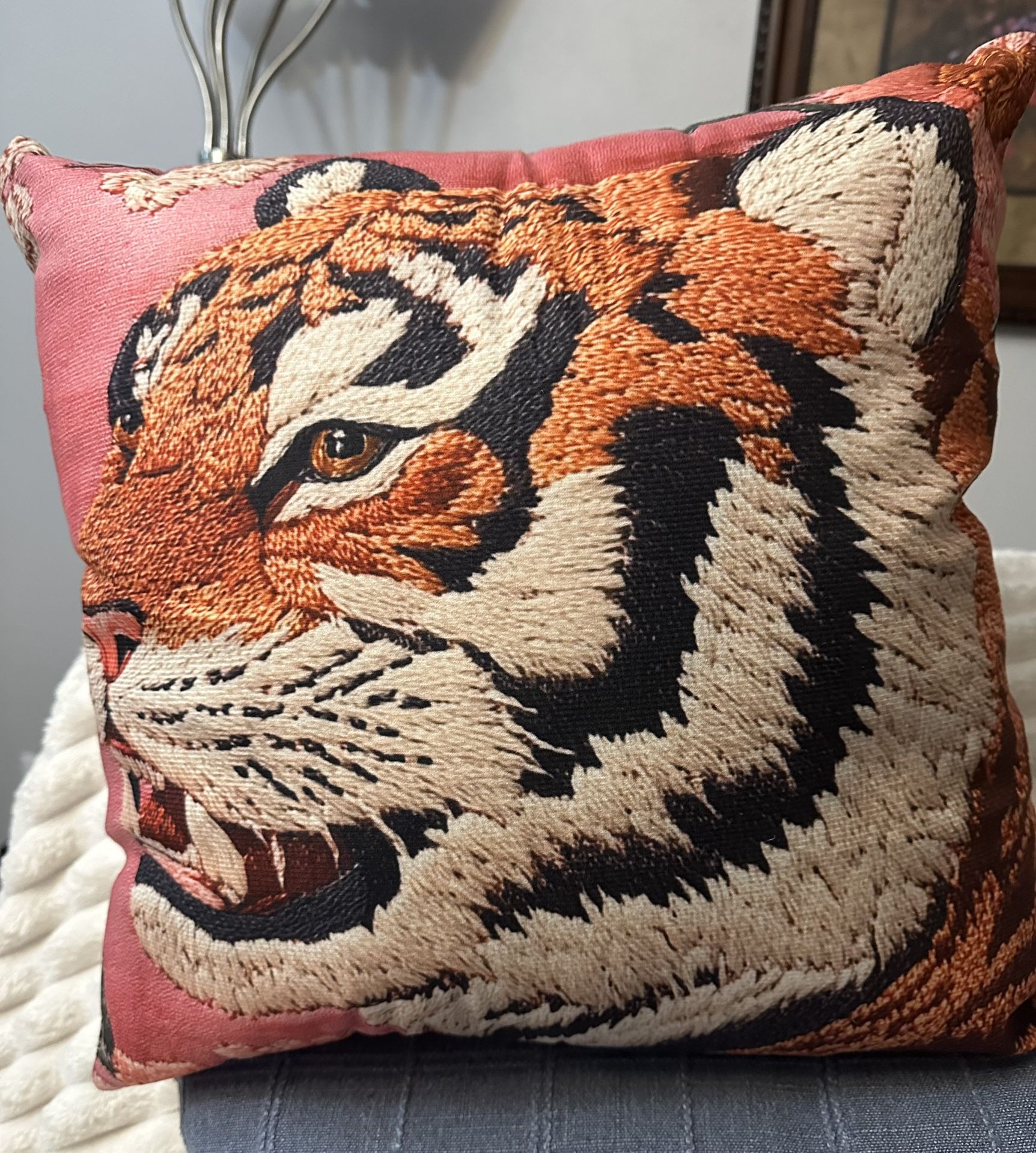 Newly Made Tiger Face Pillows- 18x18in - With Zippers - Washable.