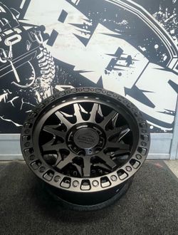 LOCK OFF ROAD,LUNATIC WHEELS 17” 6x139.7