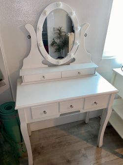 VANITY MIRROR