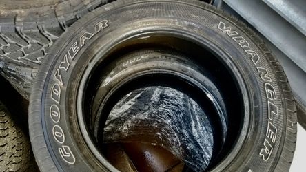Escalade Tires