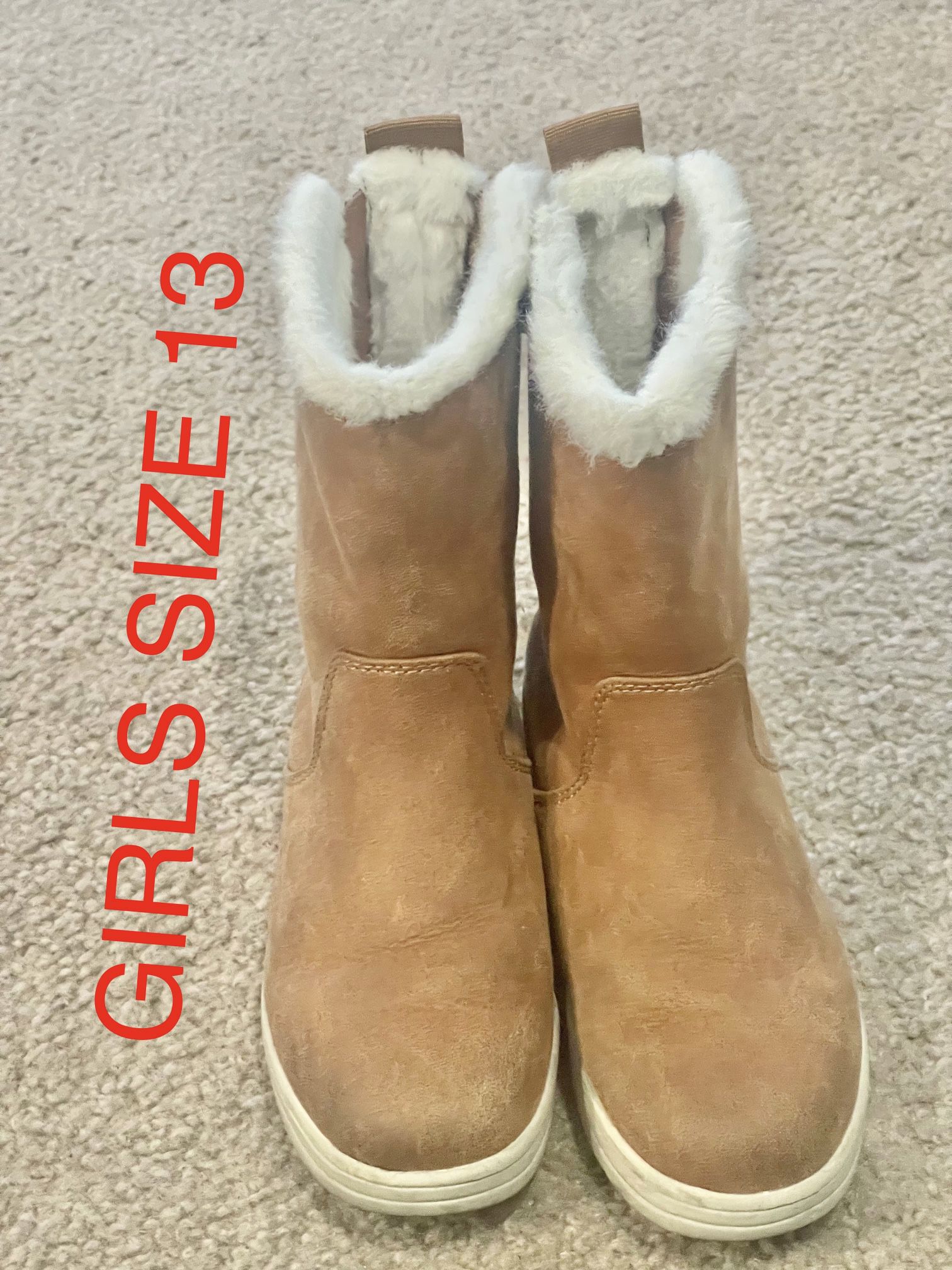 Girls Boots Size 13.  GOOD CONDITION                             NO TRADES.     NO SHIPPING.    FIRM.    $7.   (EAST PALMDALE) 