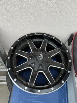 Fuel Rim 18x9 8 Lug Only One Rim