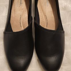 Brand new CLARKS slip-on Shoes