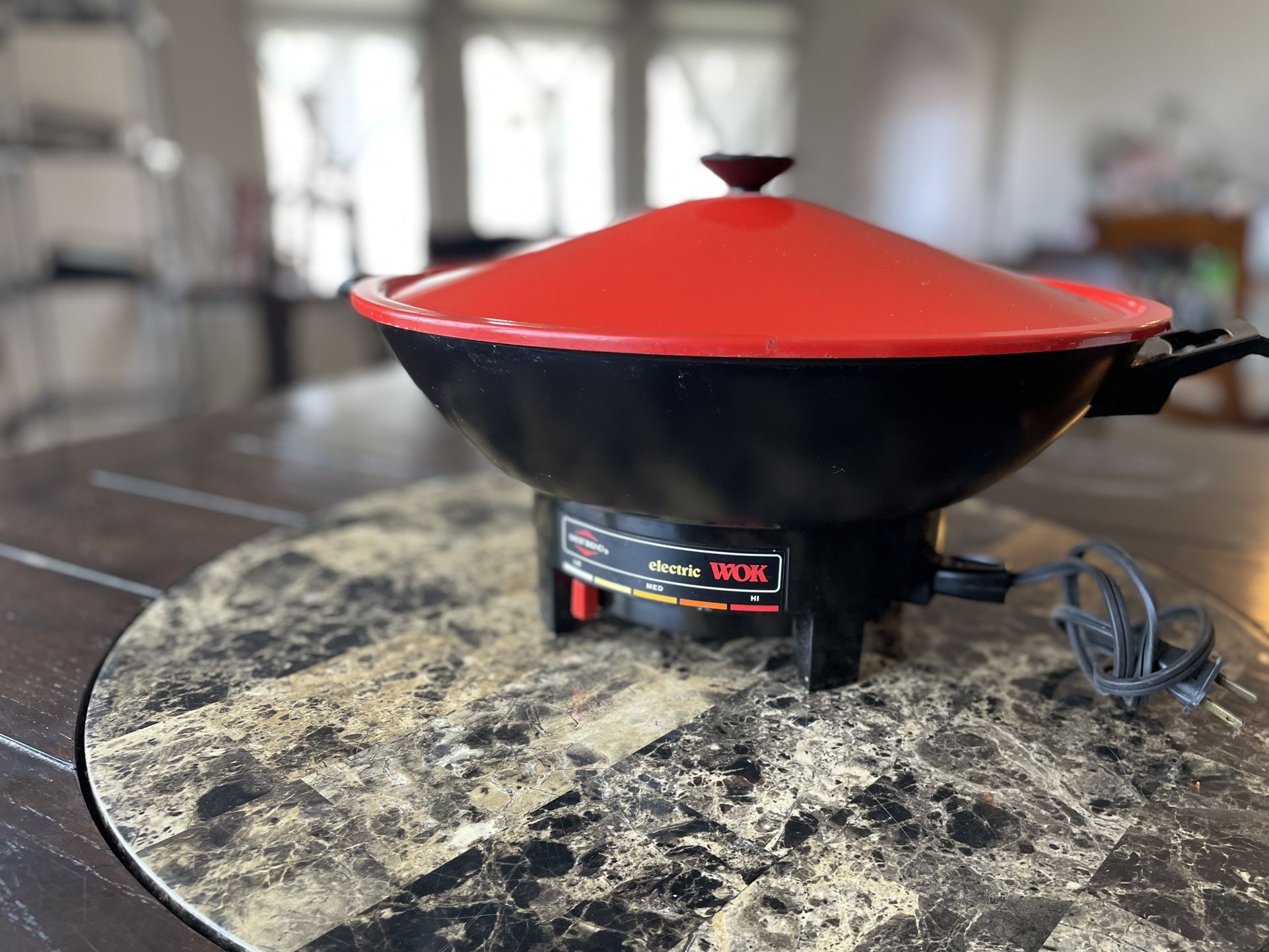 West Bend Electric Wok Model 79525T 6 Quart Red Black