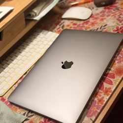 MacBook Pro 13” (2019) – Excellent Condition – CLEAN – Ready to Use