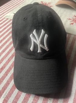 Women’s Slide Back Yankees Baseball Hat/ Cap