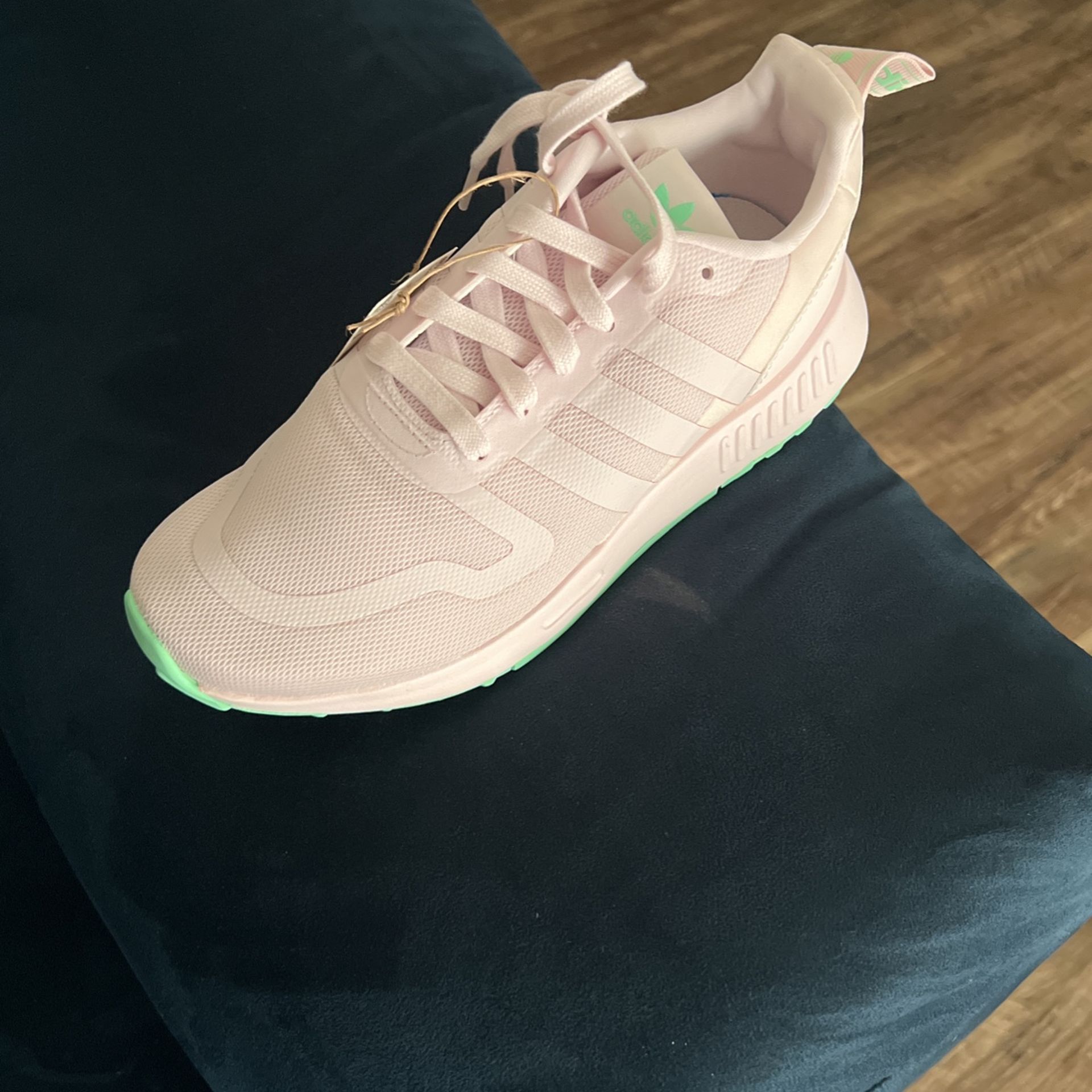 Adidas Sneakers