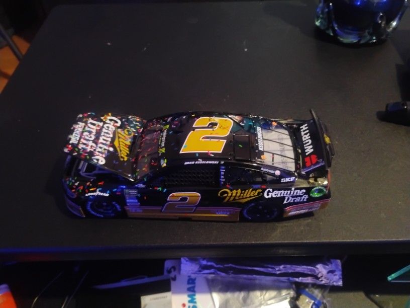 2018 Brad Keslowski Diecast 1:24 Elite Darlington Win Miller Genuine Draft
