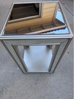 Mireo Mirrored Silver End Table