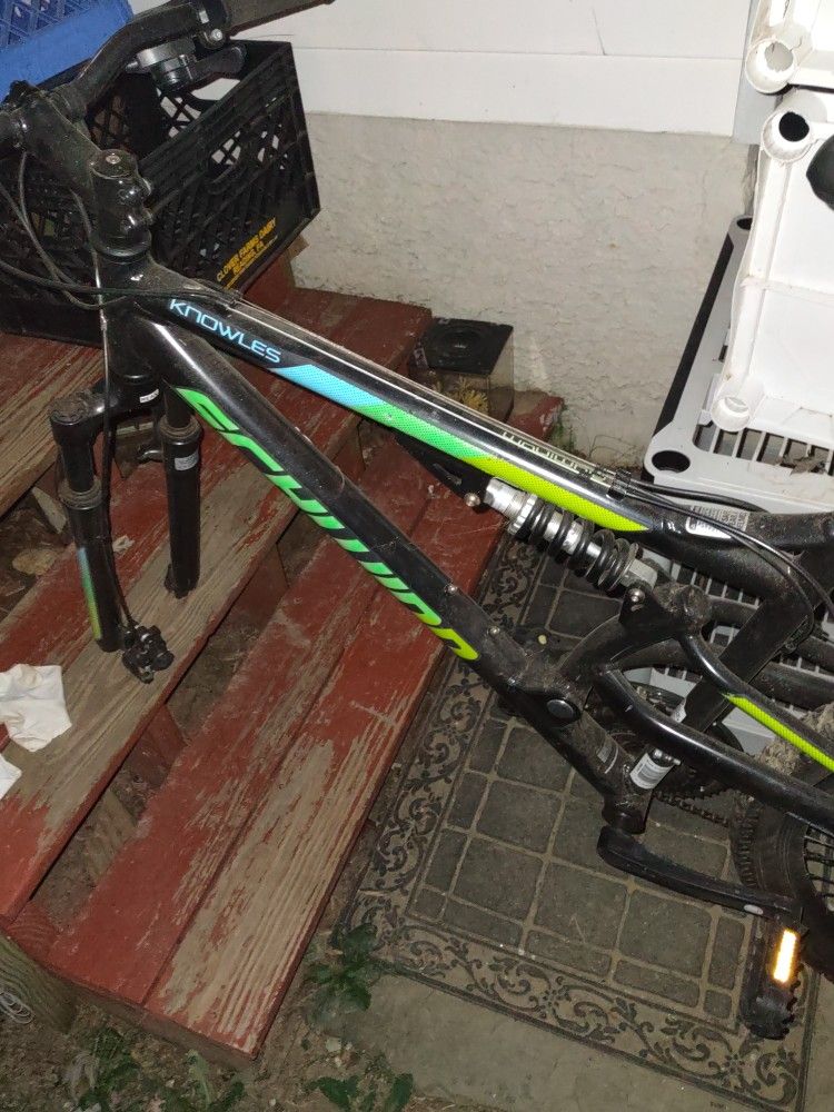 Many Items For Sale  Must Sell Everything