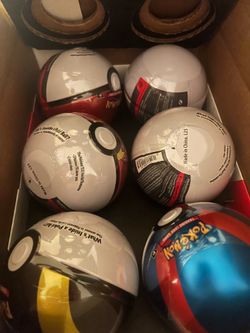 Pokeball tin