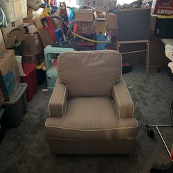 EDDIE BAUER GLIDER ROCKER MATERNITY CHAIR( Like New)