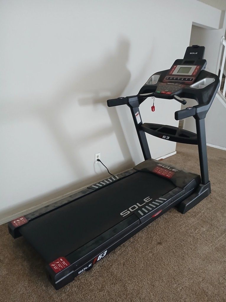 SOLE F63 Treadmill