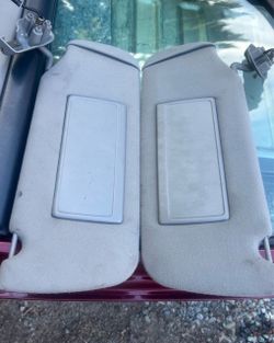 2004 Chevy Tahoe sun visors