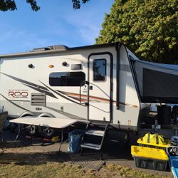 2023 Rv Travel Trailer, Rockwood Roo