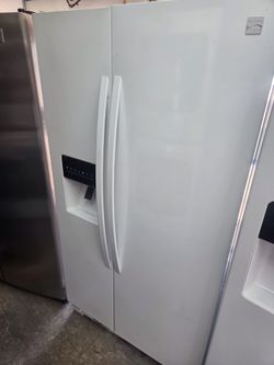 White side by side refrigerator