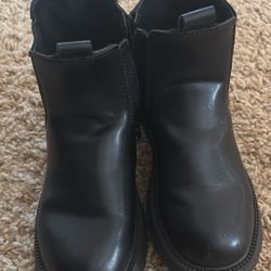 Kids Size 2 Boots Black