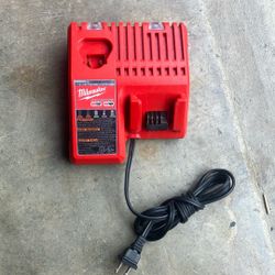 Milwaukee M18/m12 Charger 
