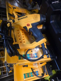 DeWalt Multi-Tacker Electric Staple Gun