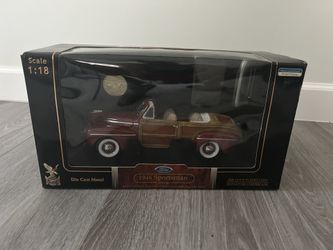 1.18 Diecast Ford 1946 Sportsman 
