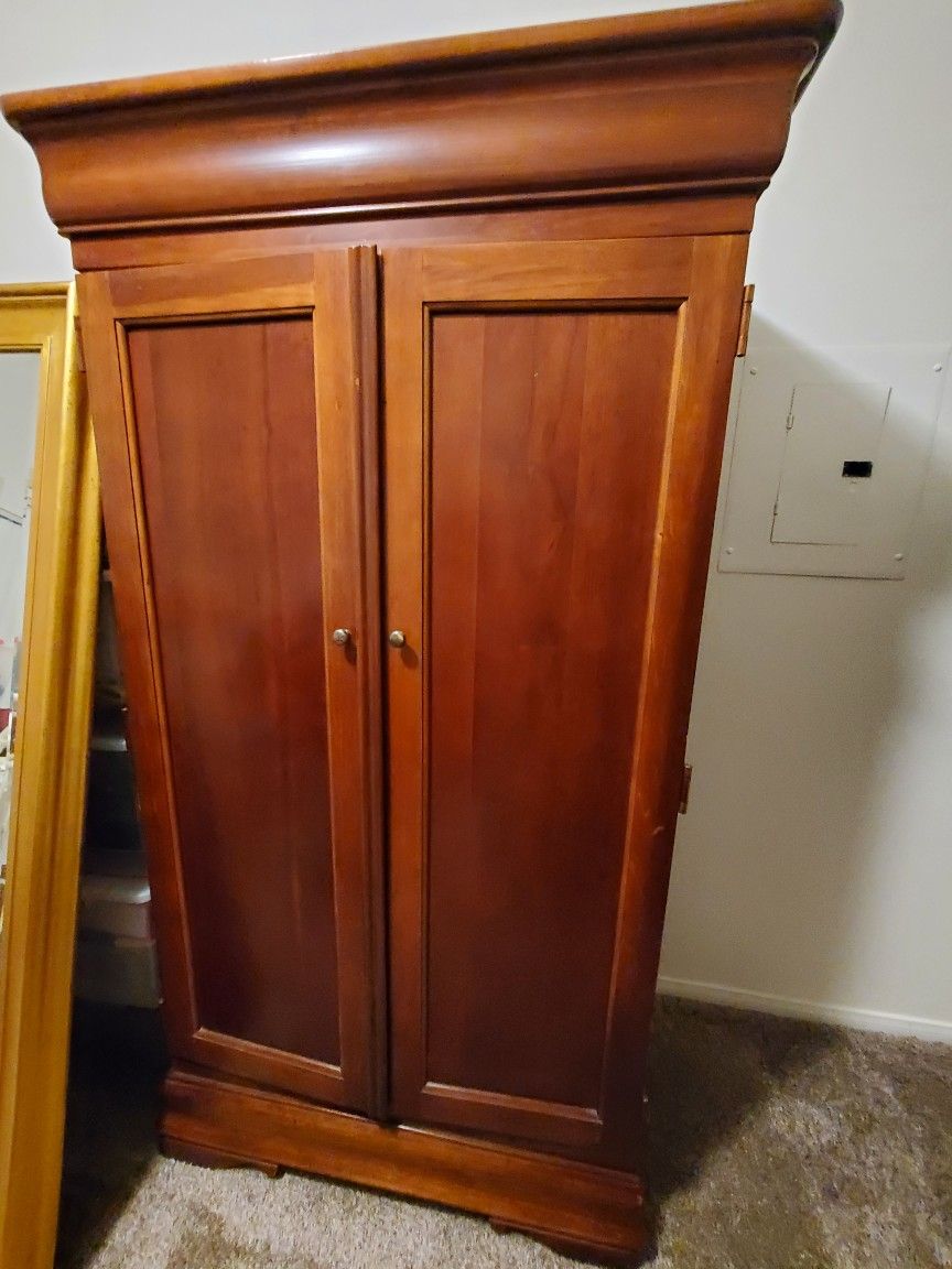Jerome's Armoire