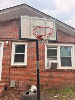 Basketball goal