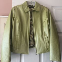 Woman’s short fitted Leather Jacket