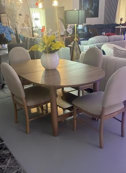 5-Piece Dining Set ✨️ AVAILABLE FOR PICKUP👌 Financing Available Down $53 